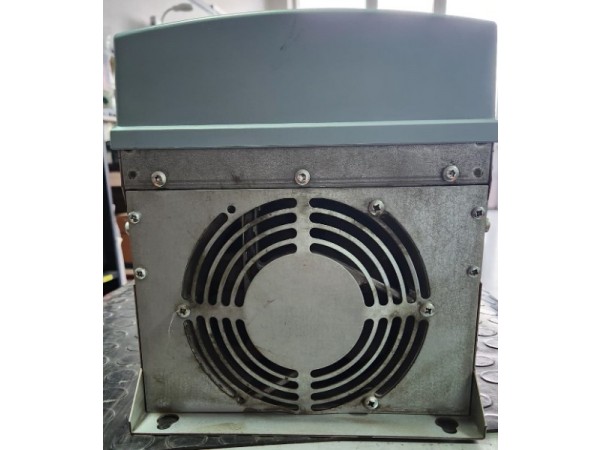 İkinciel VACON NXS01055A2H0SSSA1A2 45kW Sürücü